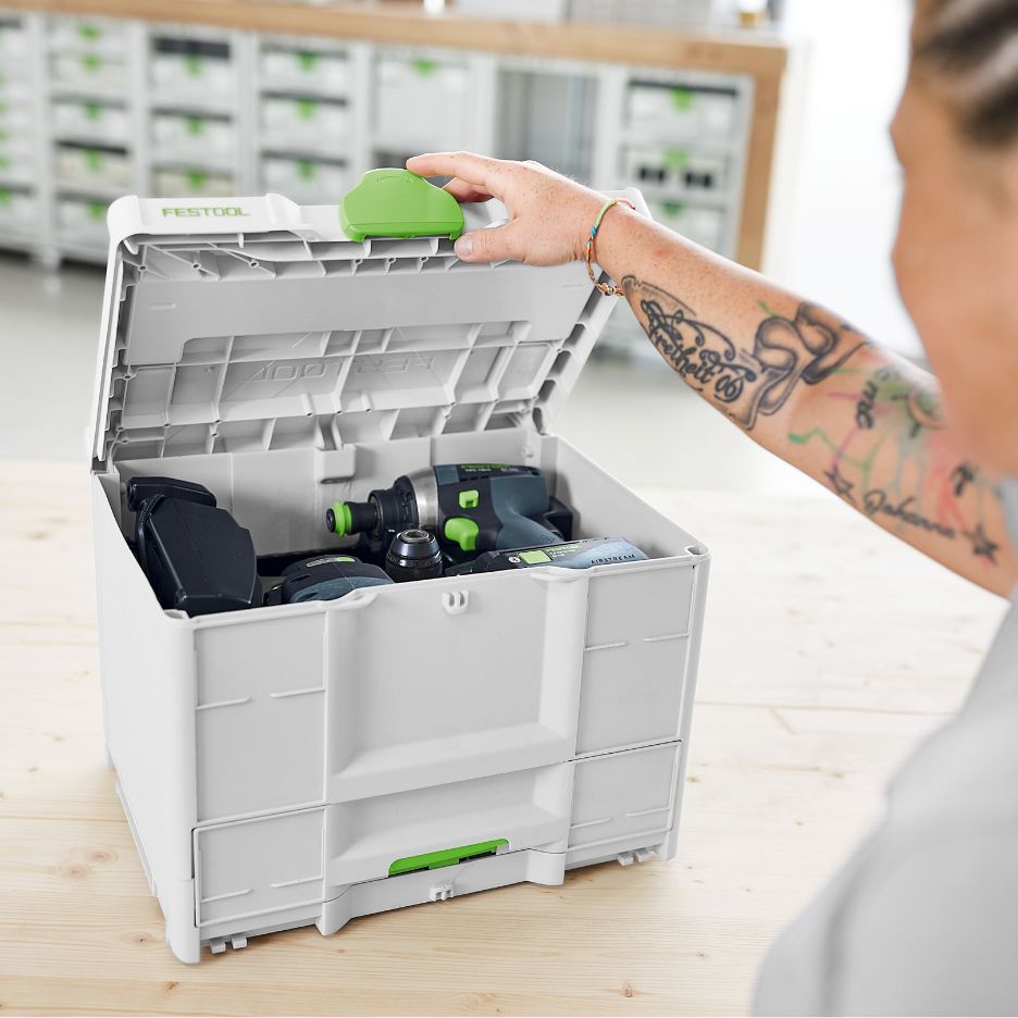 Person holding top lid open on Festool Systainer SYS3-COMBI M 337